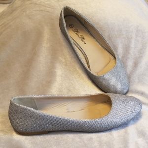 Sparkly Silver Size 7 Ballet Flats